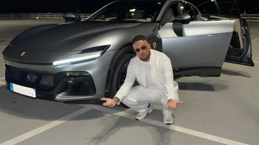 Sulmohet me eksploziv njëra nga shtëpitë e Azetit në Gjermani, reagon reperi