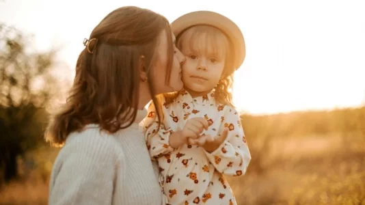 Disa zakone prindërore që kanë ndikim gjatë gjithë jetës në vetëbesimin e fëmijëve
