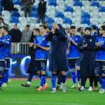 U ndalua në rrugë nga një influencues dhe fitoi sfidën e tij – Bebe Rexha i dhuron 100 dollarët për dikë tjetër në nevojë