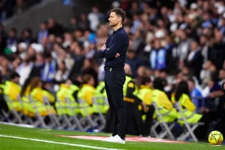 ‘Varet në një fije’, zbulohet realiteti brutal i shkarkimit të Xabi Alonsos nga Real Madridi