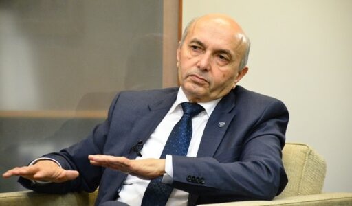Isa Mustafa: Për katër vite Osmani e Kurti flasin vetëm për luftë – Presidentja duhet t’u tregojë qytetarëve se çfarë konflikti u parandalua