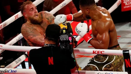 Jake Paul padit të gjithë ata që pretenduan se ndeshja e tij me Joshuan ishte e kurdisur