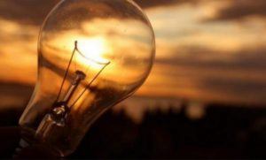 Gjendja me energjinë elektrike, ZRRE u bën thirrje qytetarëve për kursim