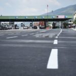 Hapet kufiri në pikën kufitare Hani i Elezit për automjete, por mbetet i mbyllur për mallra