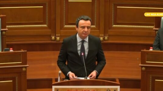 Kurti në seancën solemne për Epopenë e UÇK`së: Në Prekaz historia u shkrua me zjarr dhe gjak