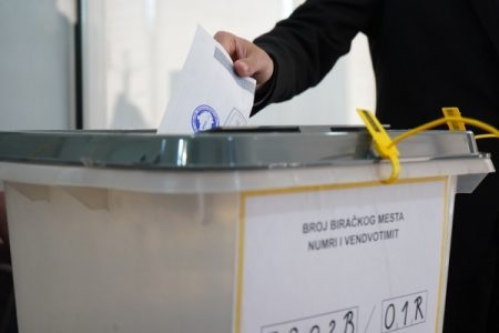 Ndodh edhe kjo: Në Rahovec ankesa për shenja të dukshme në numra te fletëvotimet