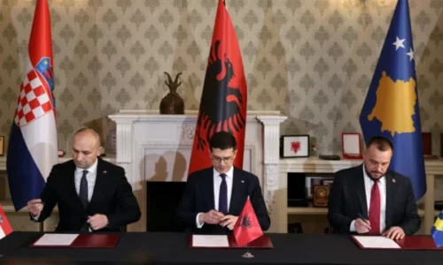 U mbajt takimi i parë trepalësh Kosovë–Shqipëri–Kroaci në fushën e mbrojtjes