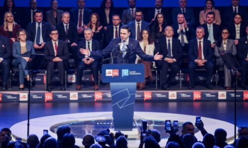 Abdixhiku me akuza për kundërshtarët brenda partisë, pretendon se po tentohet “eleminimi politikë” i tij