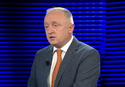 Nano, njeriu që nuk ra viktimë e pushtetit të tij!