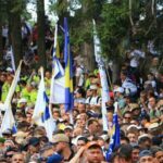 Mijëra njerëz marshojnë në kujtim të viktimave të gjenocidit të Srebrenicës