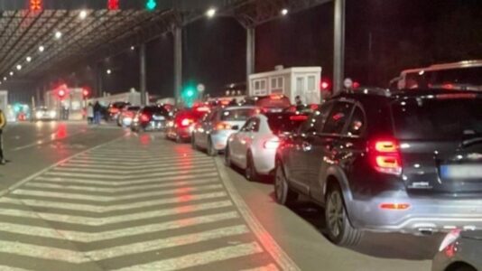 Kaq po zgjasin pritjet në pikat kufitare për të hyrë në Kosovë