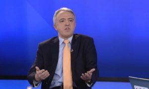 Hamiti: Kurti po e drejton Qeverinë në kundërshtim me Kushtetutën e Kosovës