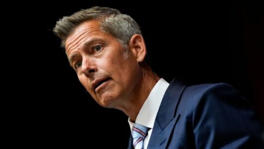 Shefi i NASA-s sugjeron që SpaceX mund të përjashtohet nga misioni në hënë