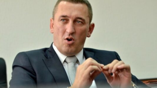 VV po insiston të votohet Rashiqi, por 10 vjet më parë i njëjti i ishte bashkuar Listës Serbe