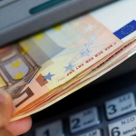 Sa ishte paga mesatare në Kosovë gjatë 2024? ASK nxjerrë statistikat