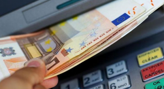 Sa ishte paga mesatare në Kosovë gjatë 2024? ASK nxjerrë statistikat
