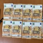 Ferizajasja gjen 470 euro në tokë, i dorëzon në Polici