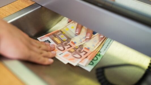 Azemi me një paralajmërim të rëndësishëm lidhur me pagën minimale prej 425 euro