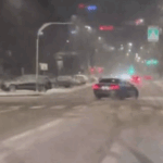 Shoferi ndëshkohet për drift të rrezikshëm në rrethrrotullim në Prishtinë