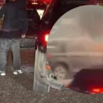 Mërgimtarit i digjet vetura duke dal nga Serbia