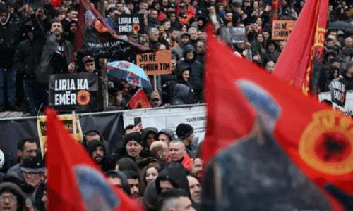 Liria Ka Emër: Mbi 130 mijë qytetarë në marshin “Drejtësi, jo politikë”