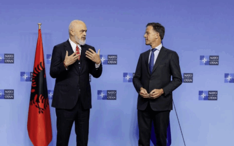 Rutte pret Ramën në Bruksel: Shqipëria mund të mbështetet te NATO