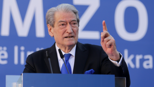 Sali Berisha uron Kurtin: Fitore e thellë, urime edhe subjekteve tjera për qëndrime dinjitoze