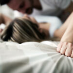 Shqiptarët tregojnë vendet më të çuditshme ku kanë bërë dashuri