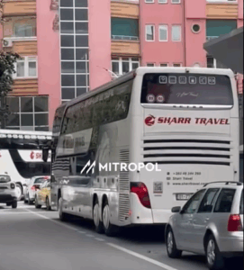 Dobët, VV-ja sjell autobusë nga Prishtina për tubimi në Mitrovicë (Video)