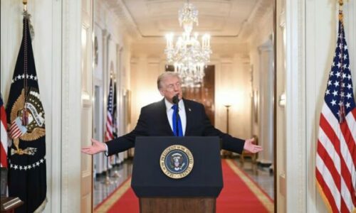 Vrasja e 21-vjeçarit pasi u përpoq t’i hynte në pronë, reagon Trump: Nuk sulmojnë presidentë të parëndësishëm