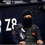 Autoritetet turke arrestojnë kryetarin e një bashkie të Stambollit dhe 40 zyrtarë të tjerë