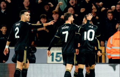 Manchester Unitedi bën hajgare me Wolvesin, e mposht thellë në “Molineux”