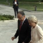 Von der Leyen arrin në Tiranë, pritet nga presidenti Begaj