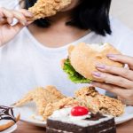 Ja si të shmangni shtimin në peshë gjatë muajve të dimrit