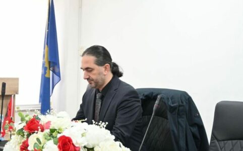 Valon Prebreza si Shpend Ahmeti: Pezullon lejet e ndërtimit në Fushë Kosovë (DOKUMENT)