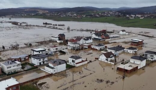 Vërshime në gjithë Kosovën, gjendje e jashtëzakonshme në dy komuna, shtyhet procesi mësimor