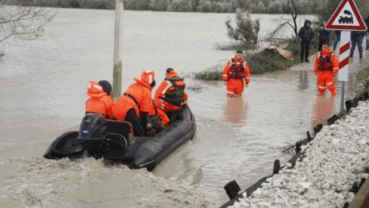 Mbi 13 mijë hektarë tokë e përmbytur dhe 1.587 banesa nën ujë në Shqipëri