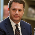 Drejtori ekzekutiv i ëalmart, McMillon, do të dalë në pension pas një dekade, shef i lartë emërohet Furner