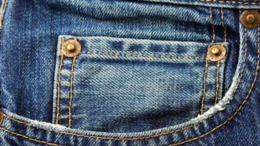 Nuk do ta besoni por ja për çfarë përdoret xhepi i vogël te xhinset