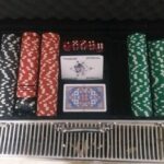 Në dy raste të ndara, policia zbulon drogë dhe lojëra të fatit të paligjshme në një lokal në Shtërpcë