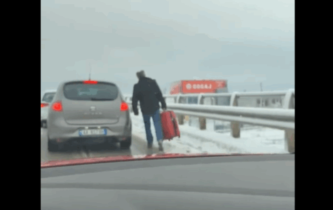 Rrugët me borë drejt Aeroportit “Adem Jashari”: Qytetarët detyrohen të ecin në këmb