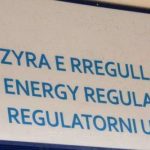 Shoqata e Prodhuesve: Pezulloni menjëherë vendimin e ZRRE – ende nuk kanë ardhur as faturat